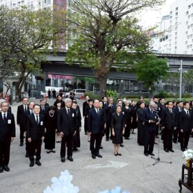 รูปภาพ ผู้บริหารร่วมกิจกรรมถวายความอาลัยในพิธีบำเพ็ญกุศลสตมวาร (100 วัน) ถวายเป็นพระราชกุศลแด่สมเด็จพระนางเจ้าสิริกิติ์ฯ
